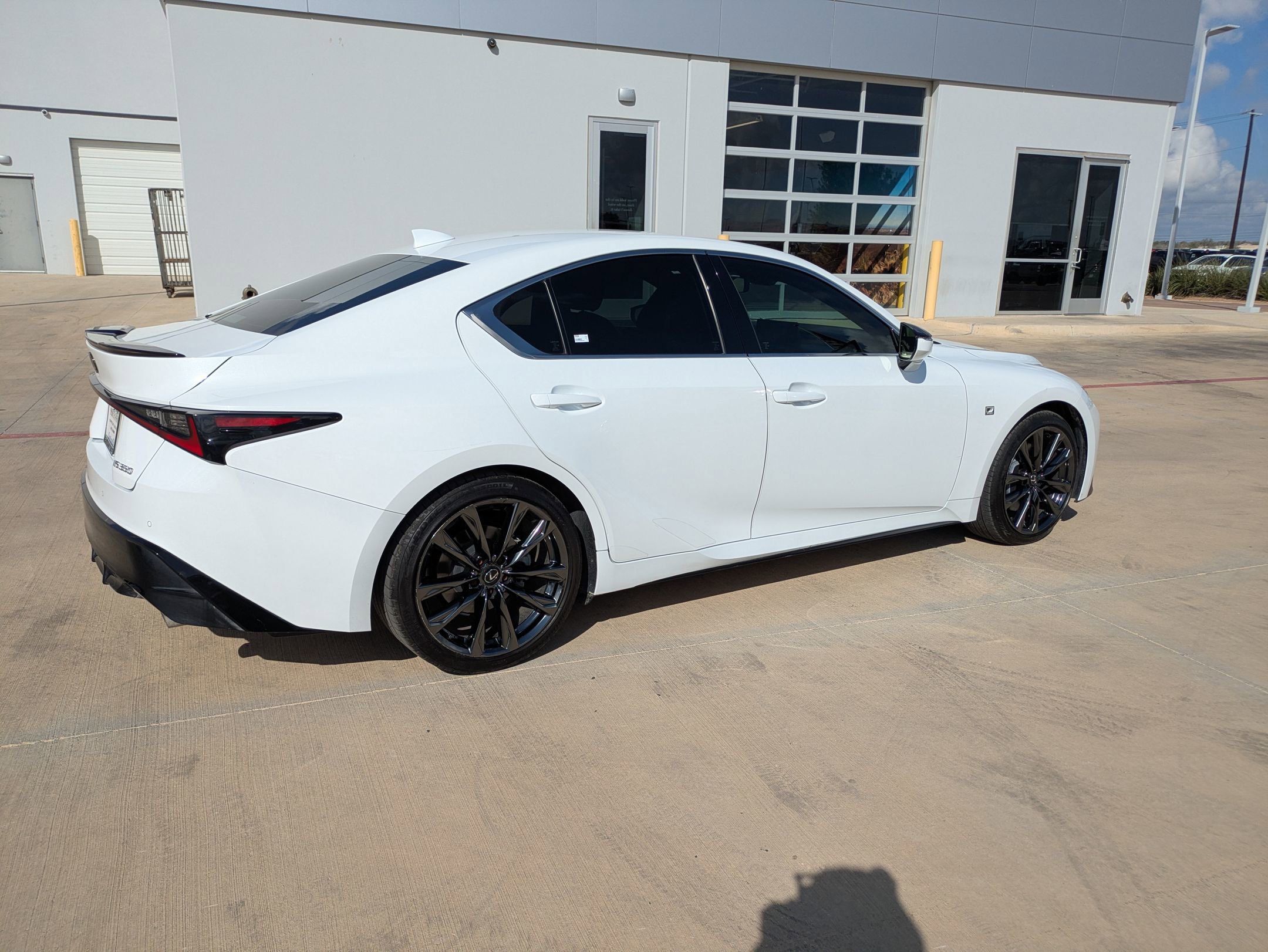 2023 Lexus IS 350 F SPORT photo 2