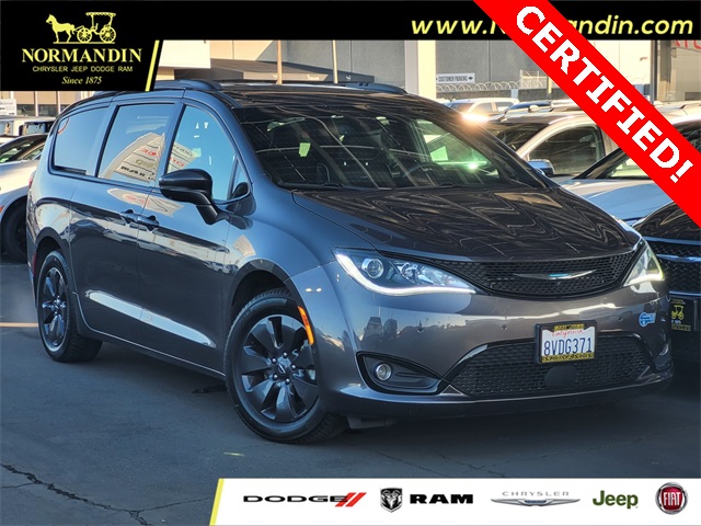 2020 Chrysler Pacifica Hybrid Limited's photo