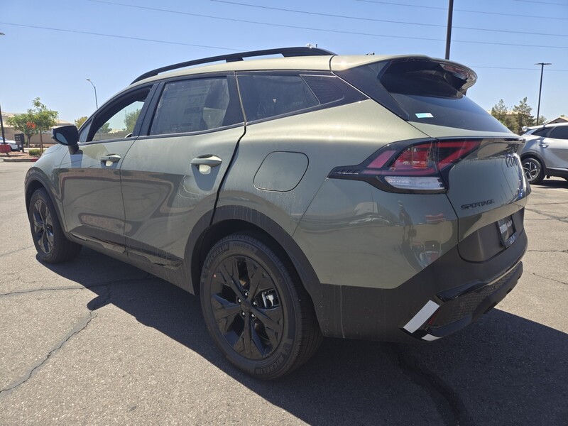 2025 Kia Sportage Plug-In Hybrid X-Line photo 4