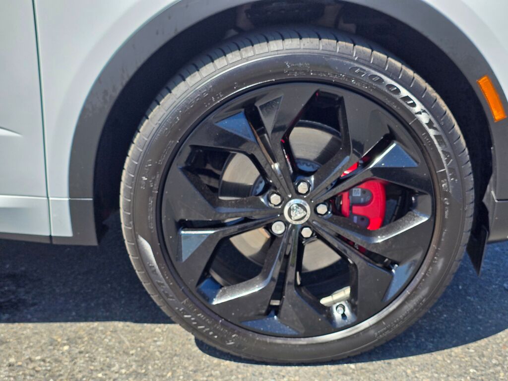 2024 Jaguar E-PACE R-Dynamic SE photo 8
