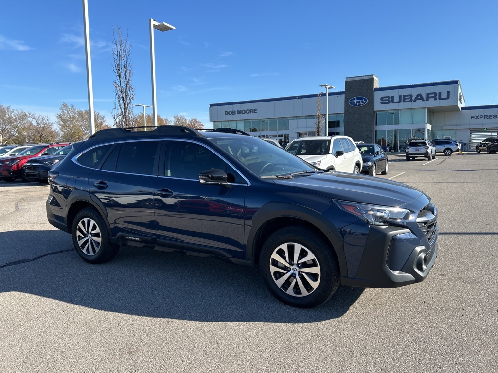 2025 Subaru Outback Premium's photo
