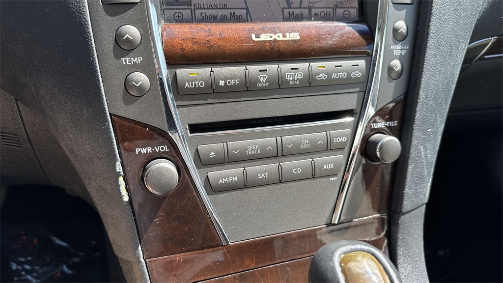 2011 Lexus ES 350 photo 47