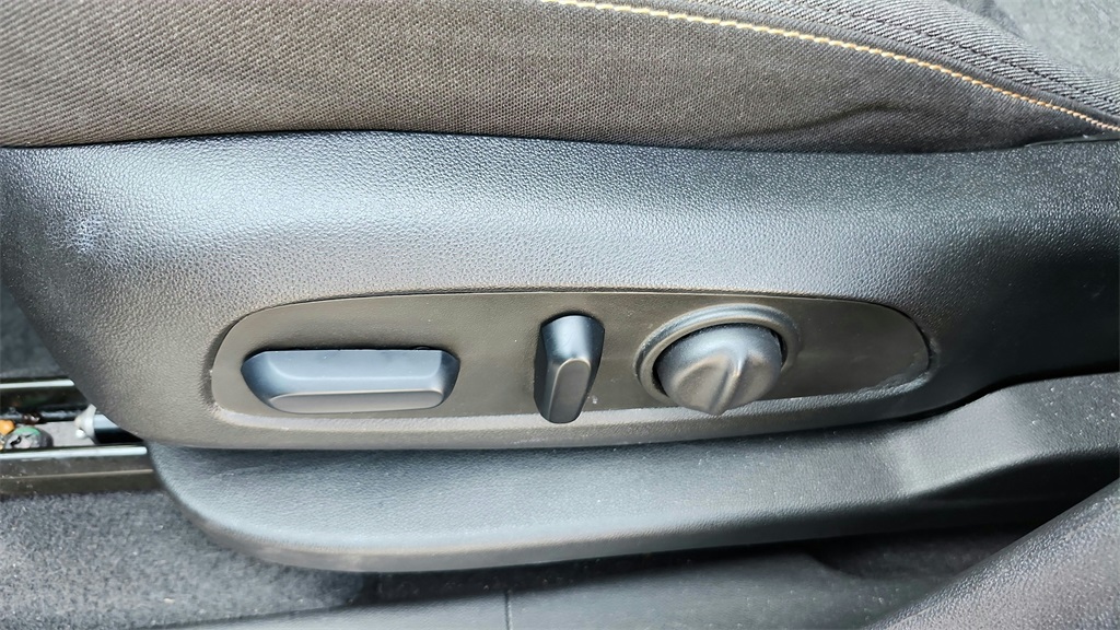2024 Chevrolet Equinox LT photo 24