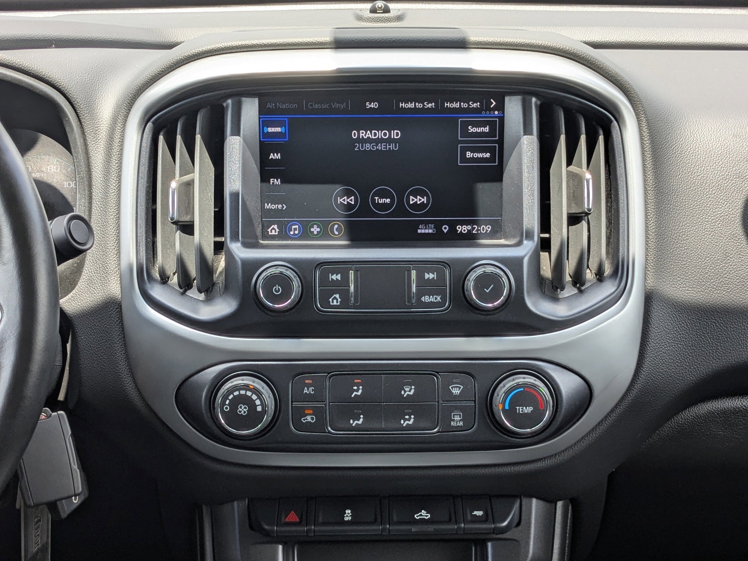 2022 Chevrolet Colorado LT photo 17