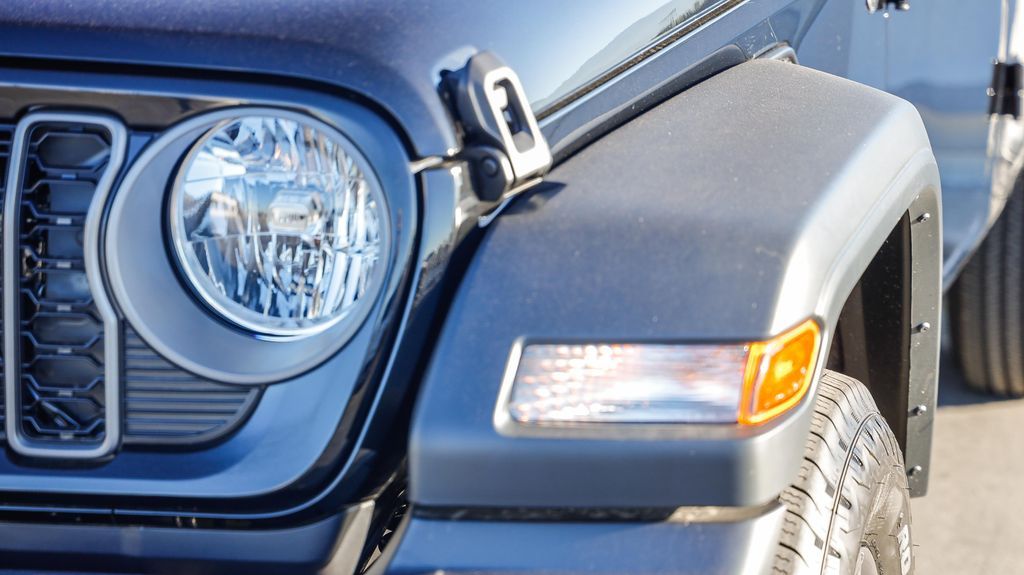2025 Jeep Wrangler Sport S photo 4