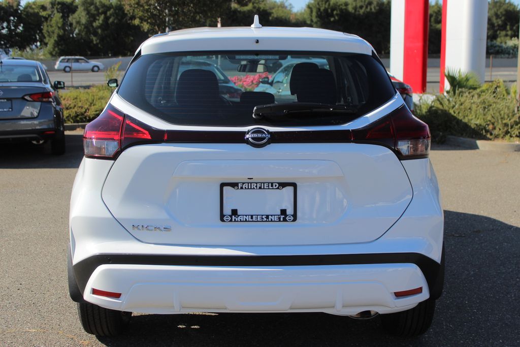 2025 Nissan Kicks Play S photo 6