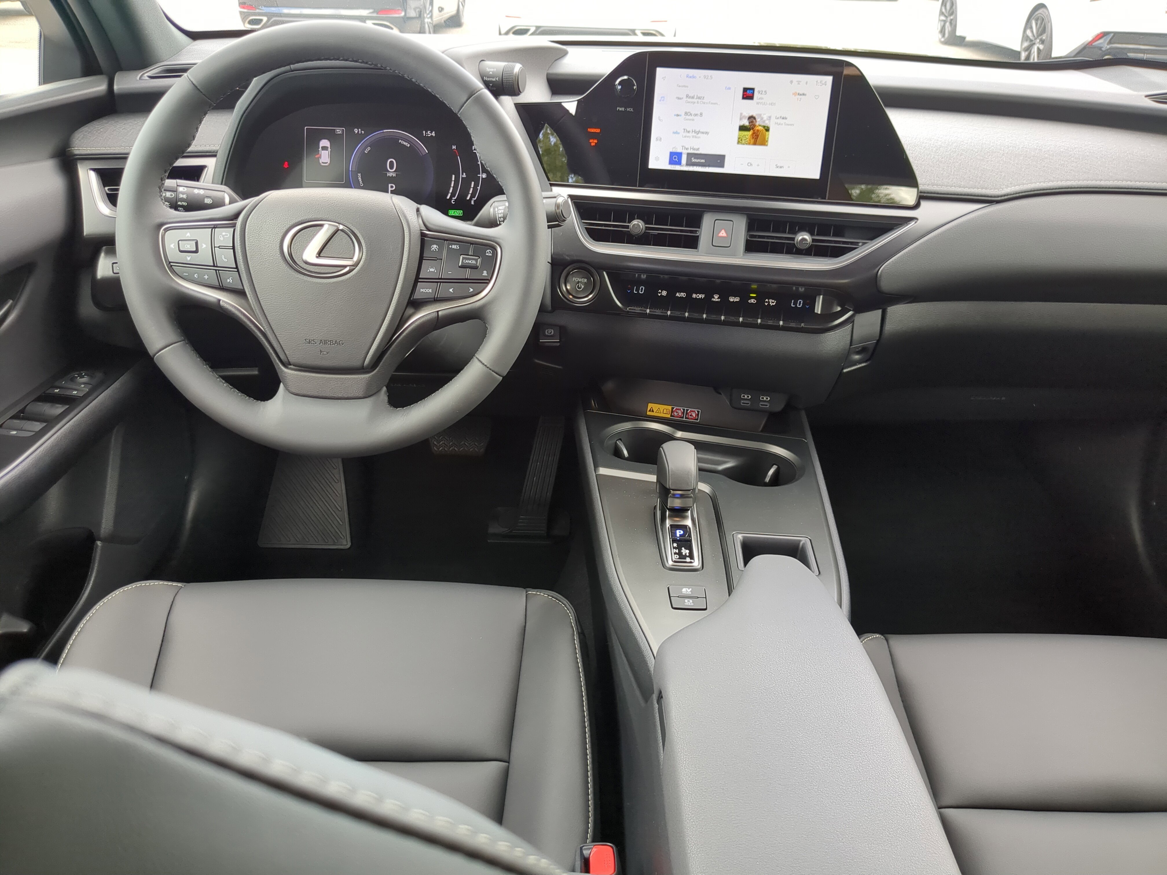 2025 Lexus UX photo 13
