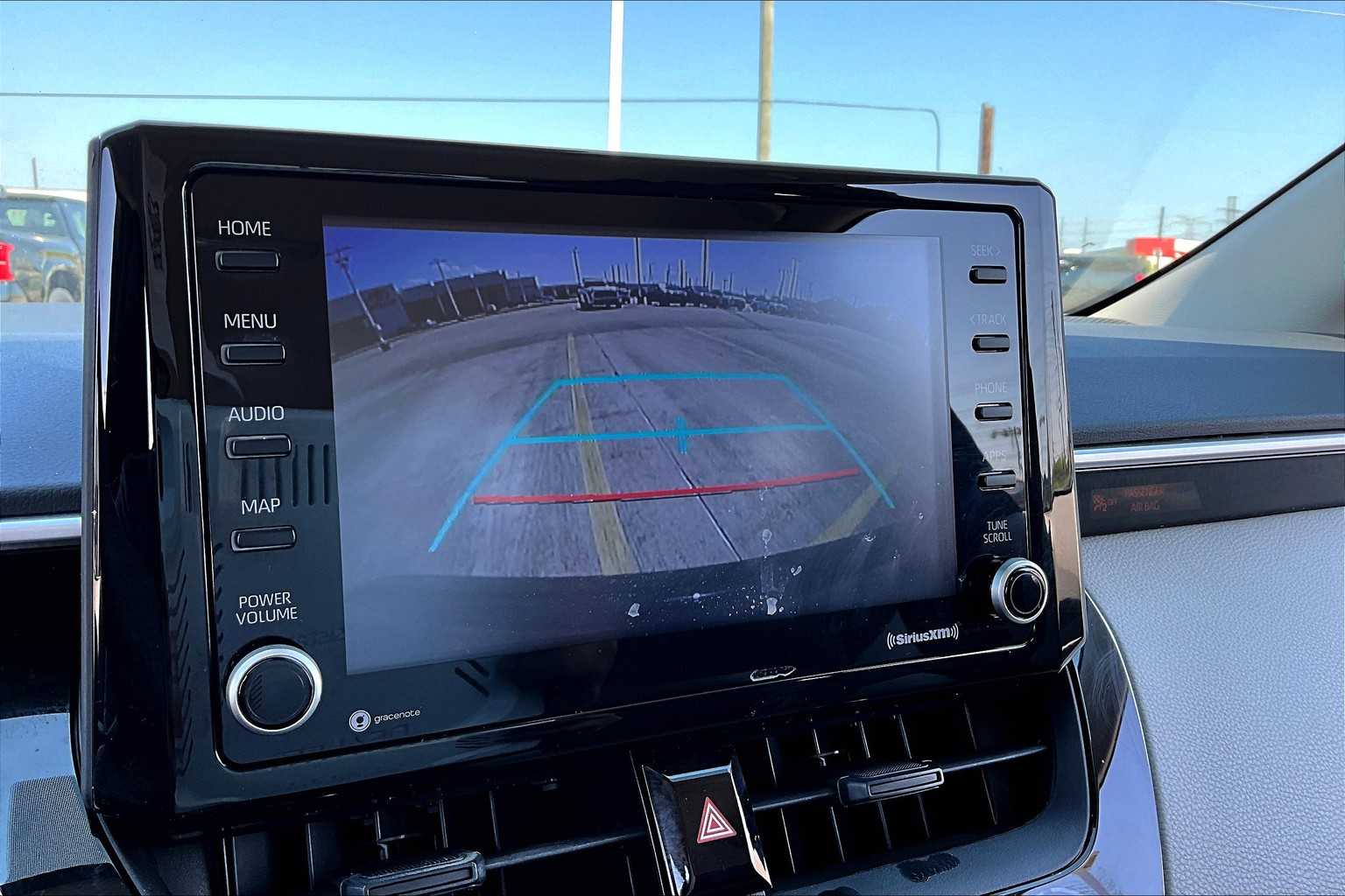 2022 Toyota Corolla LE photo 24