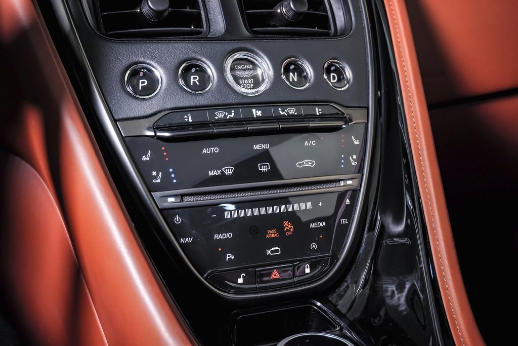 2021 Aston Martin DB11 AM5 photo 29