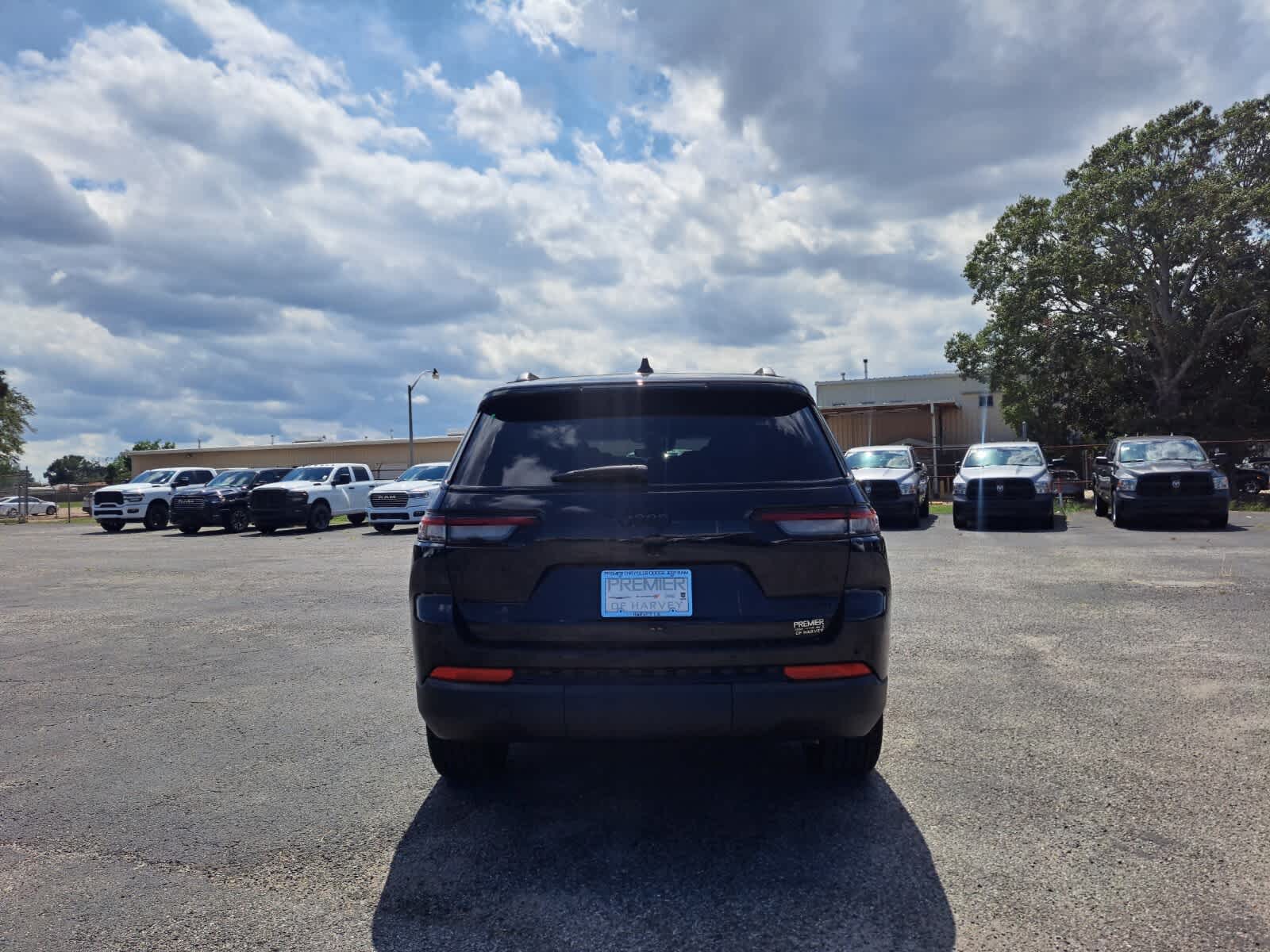 2025 Jeep Grand Cherokee Limited photo 4