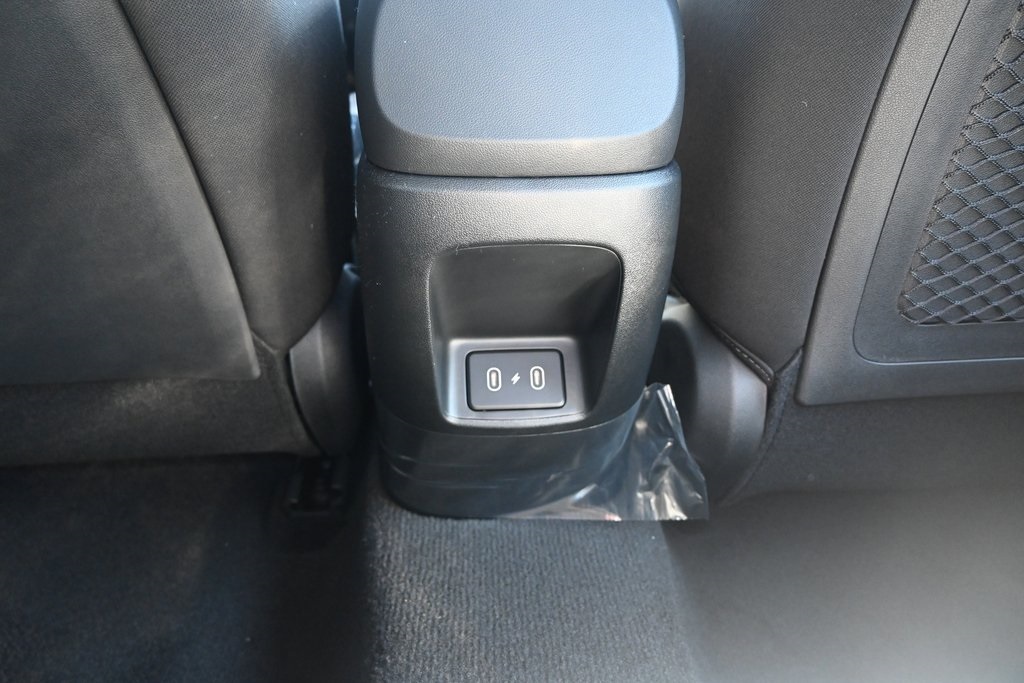 2025 Hyundai Elantra SEL Convenience photo 12
