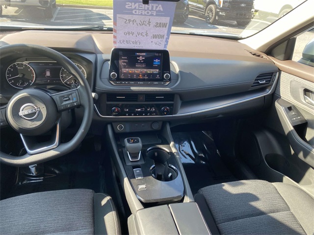2023 Nissan Rogue SV photo 12