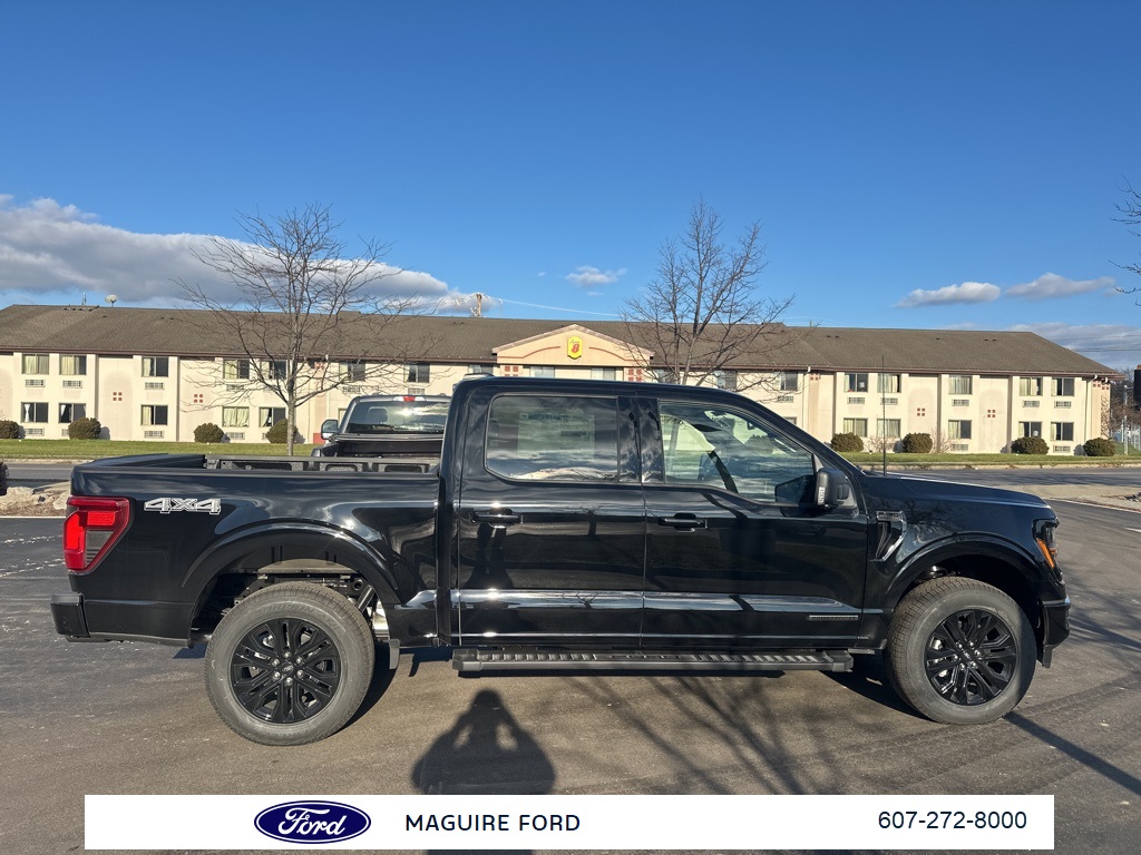 2025 Ford F-150 XLT photo 2