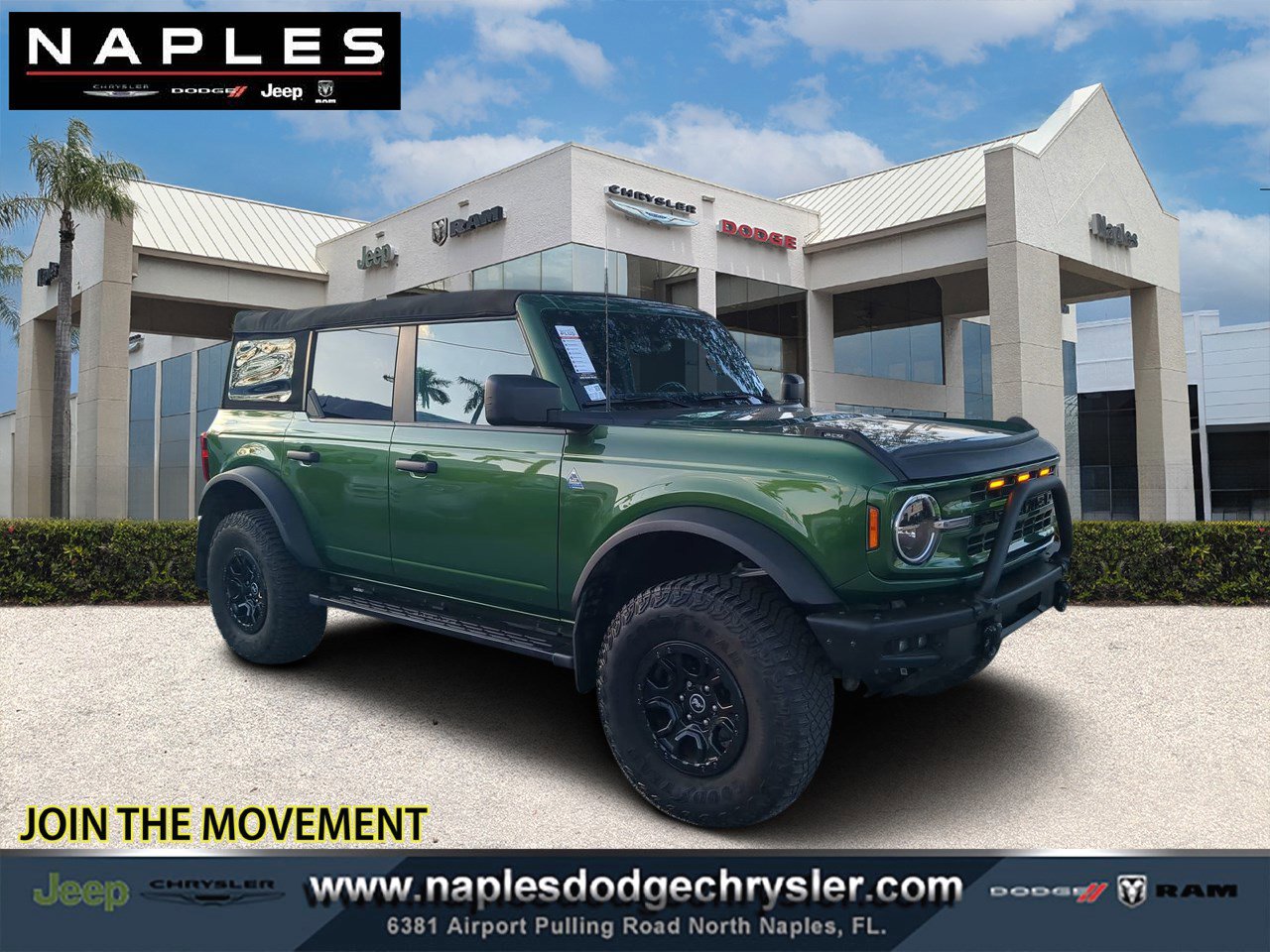 2023 Ford Bronco 4-Door Black Diamond's photo