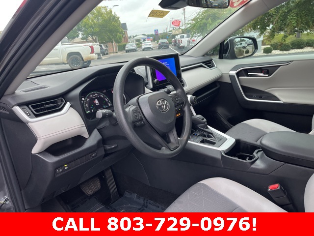 2023 Toyota RAV4 XLE photo 4