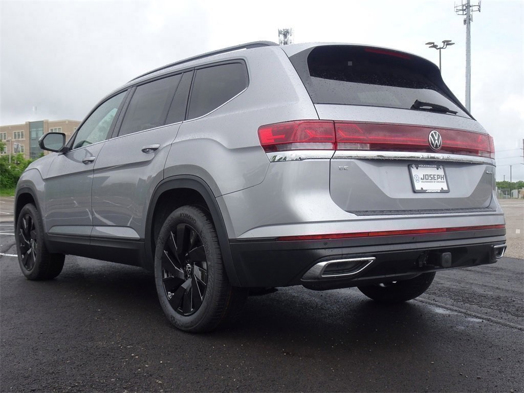 2025 Volkswagen Atlas SE Technology photo 4