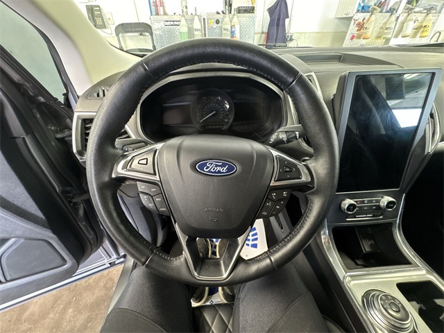 2024 Ford Edge Titanium photo 12