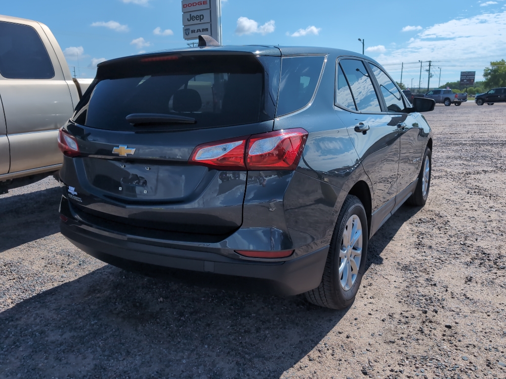 2021 Chevrolet Equinox LS photo 5