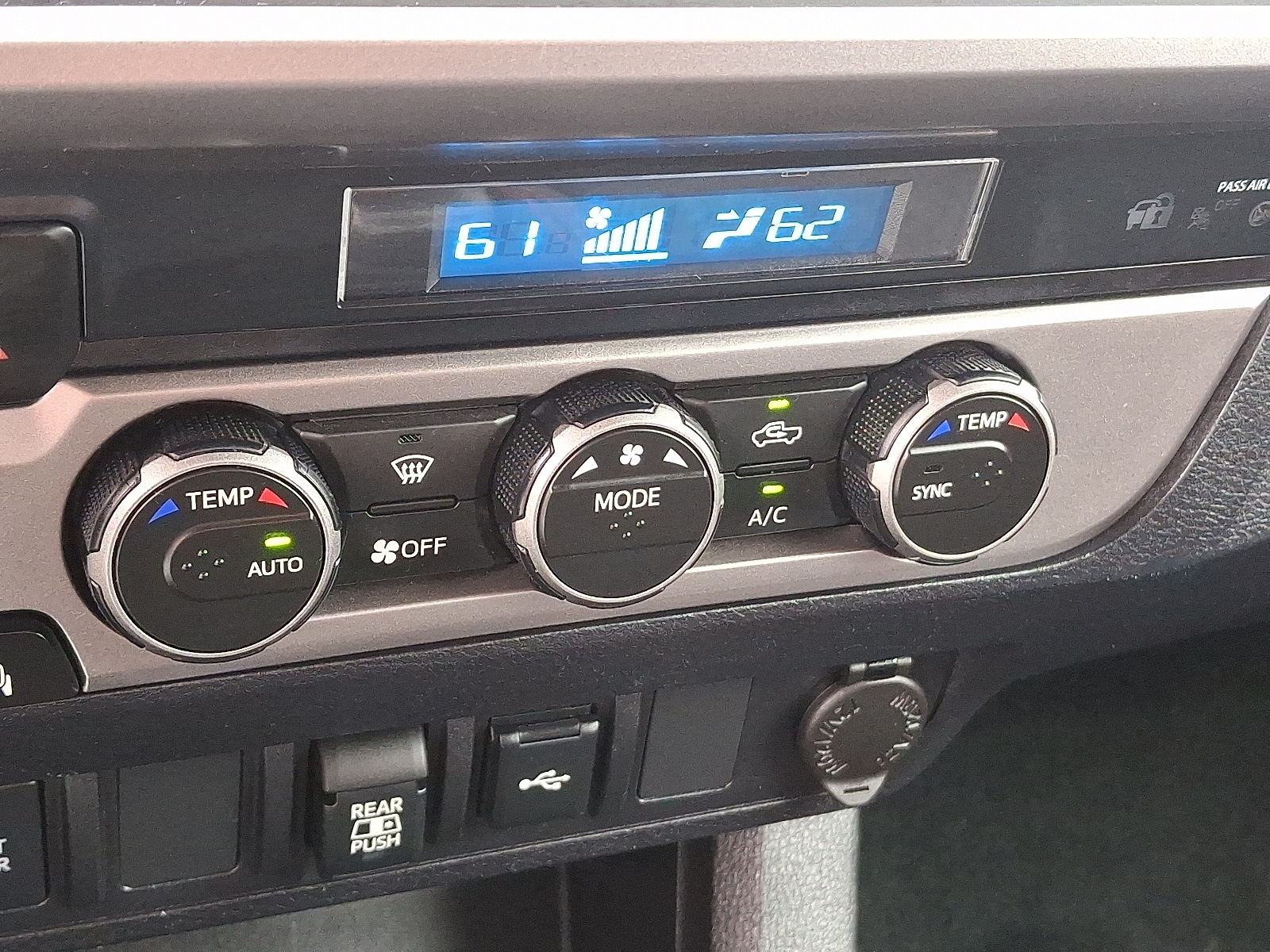 2023 Toyota Tacoma SR5 photo 16