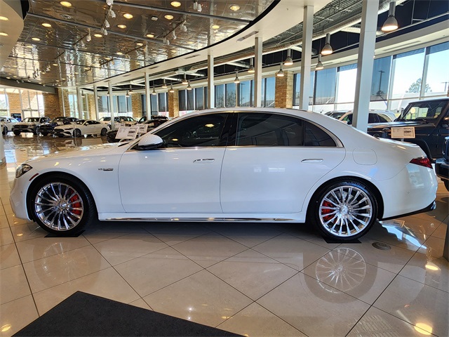 2025 Mercedes Benz S 63 e photo 2