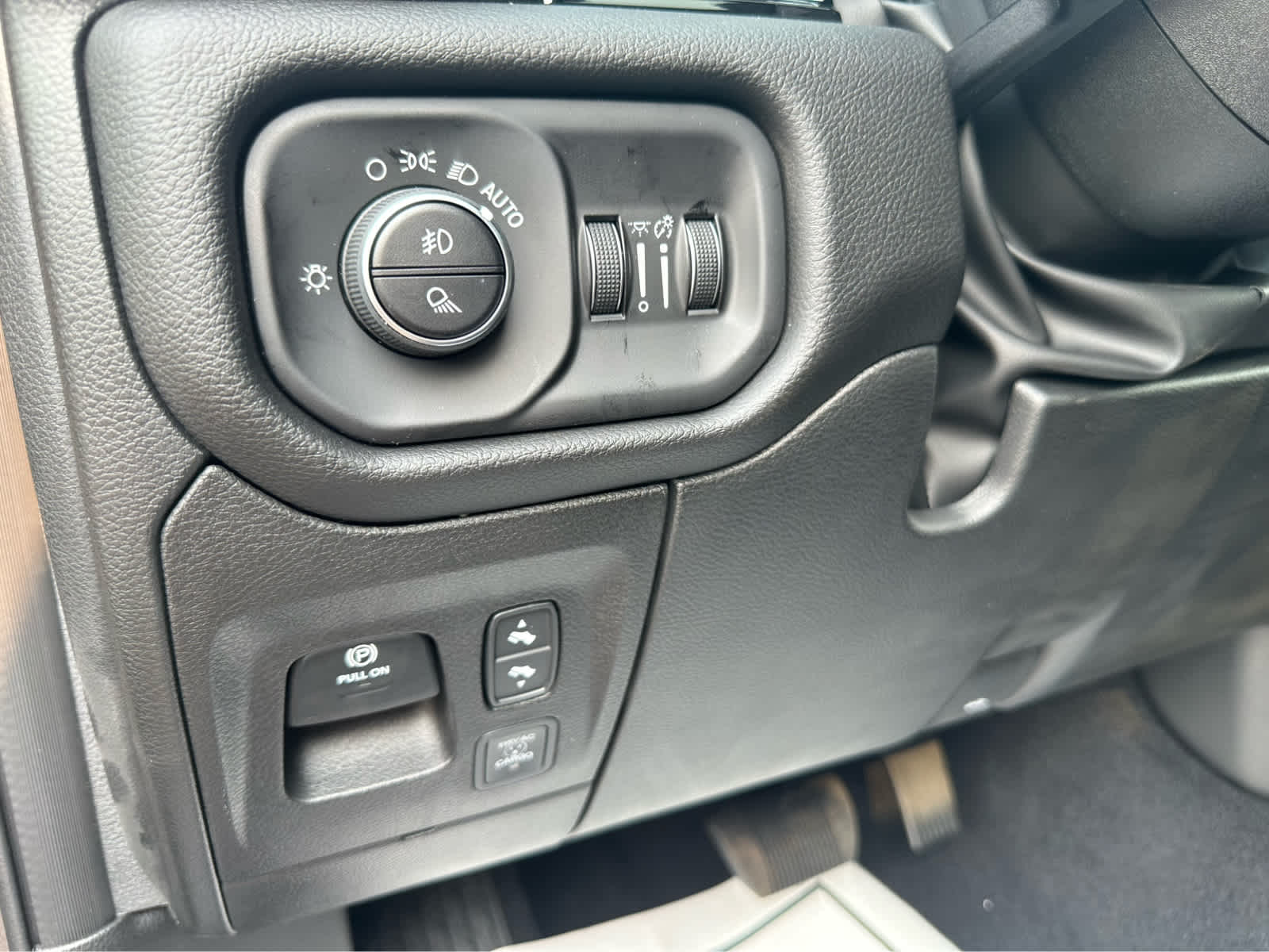 2026 Ram 1500 Laramie photo 16