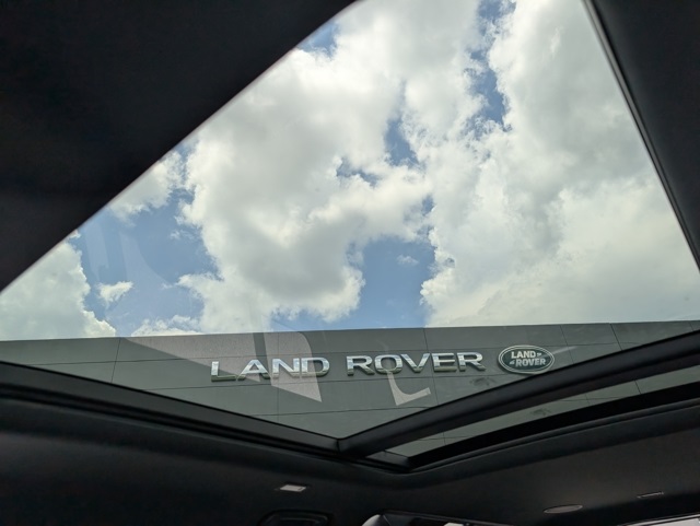 2025 Land Rover Defender 110 X-Dynamic SE photo 21
