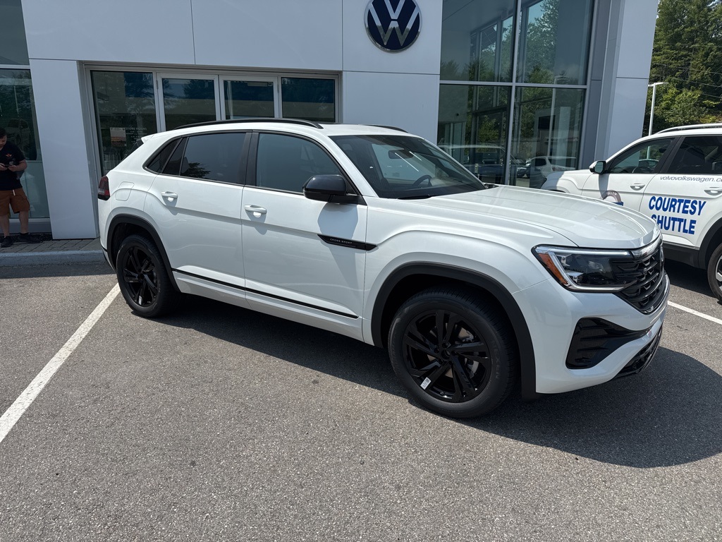 2025 Volkswagen Atlas Cross Sport SEL R-Line photo 8
