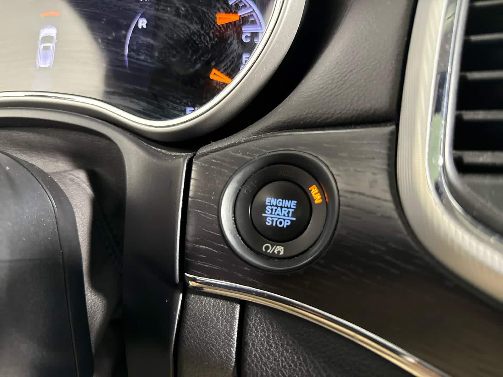 2018 Jeep Grand Cherokee Summit photo 27