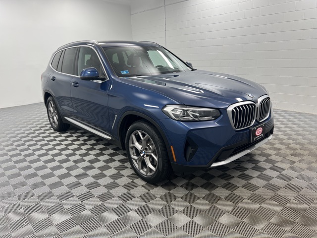 2022 BMW X3 30i's photo