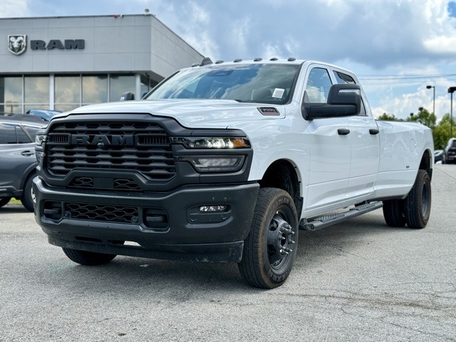 2026 Ram 3500 Tradesman photo 2