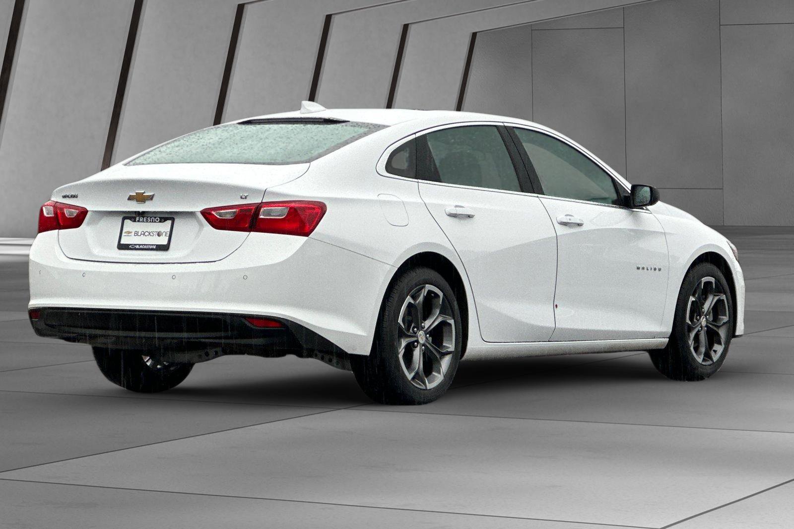2024 Chevrolet Malibu 1LT photo 3