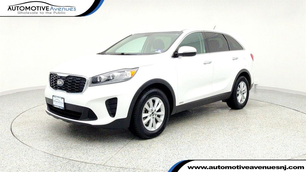 2019 Kia Sorento LX's photo