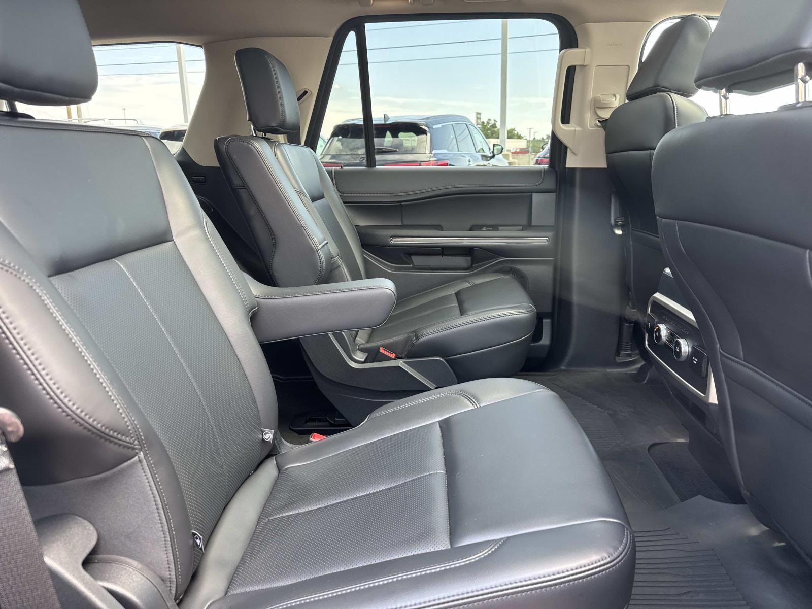 2023 Ford Expedition XLT photo 10