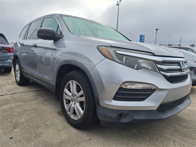 2016 Honda Pilot LX photo 2