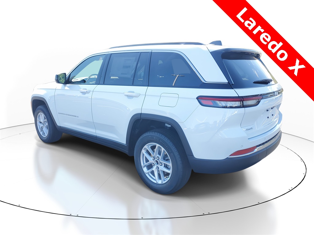 2025 Jeep Grand Cherokee Laredo X photo 2