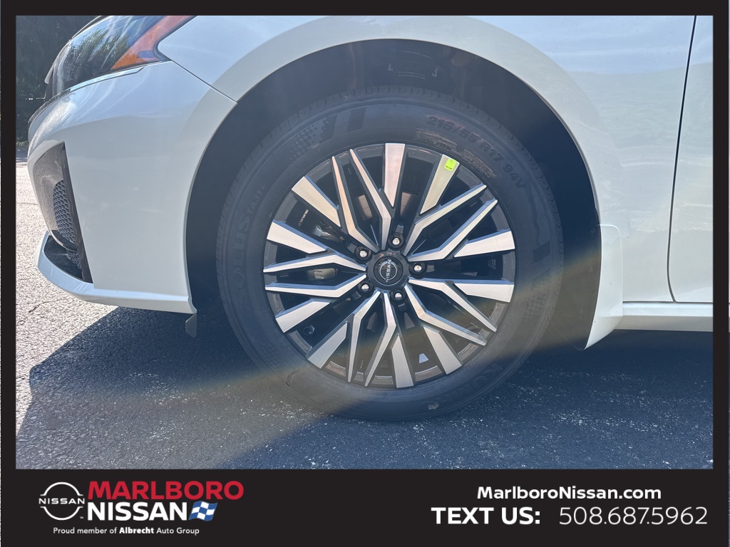 2025 Nissan Altima SV photo 10