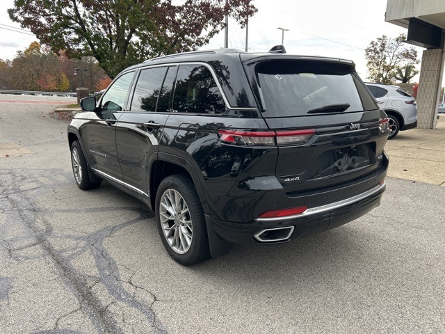 2022 Jeep Grand Cherokee Summit photo 3