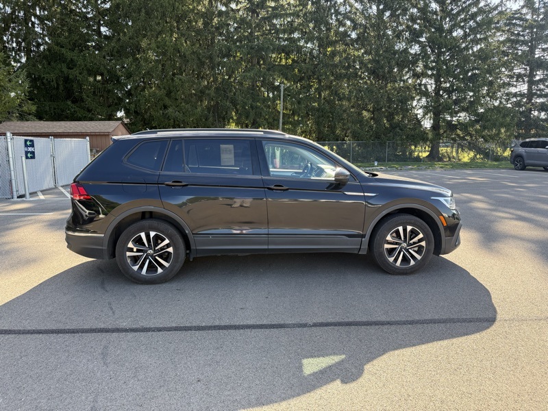 2022 Volkswagen Tiguan S photo 3