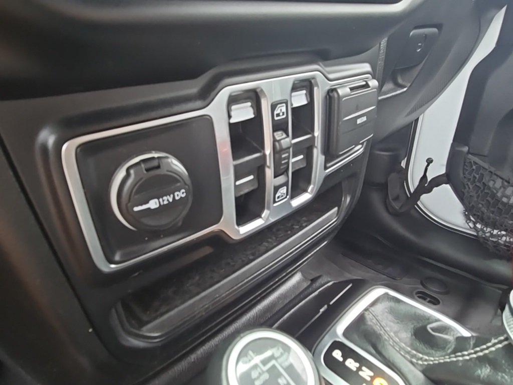 2023 Jeep Wrangler Sahara 4xe photo 23