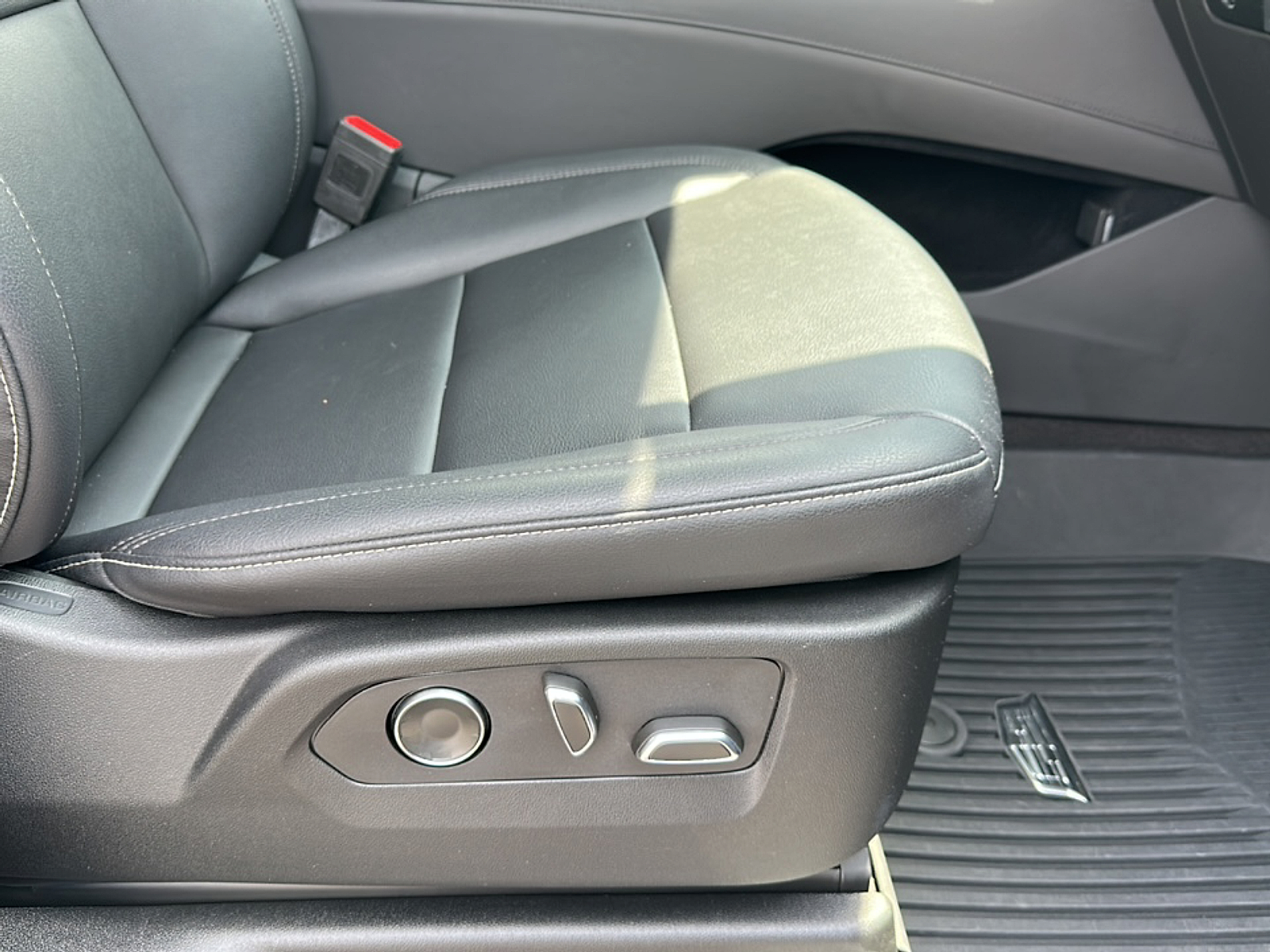 2024 Cadillac Escalade ESV Luxury photo 14