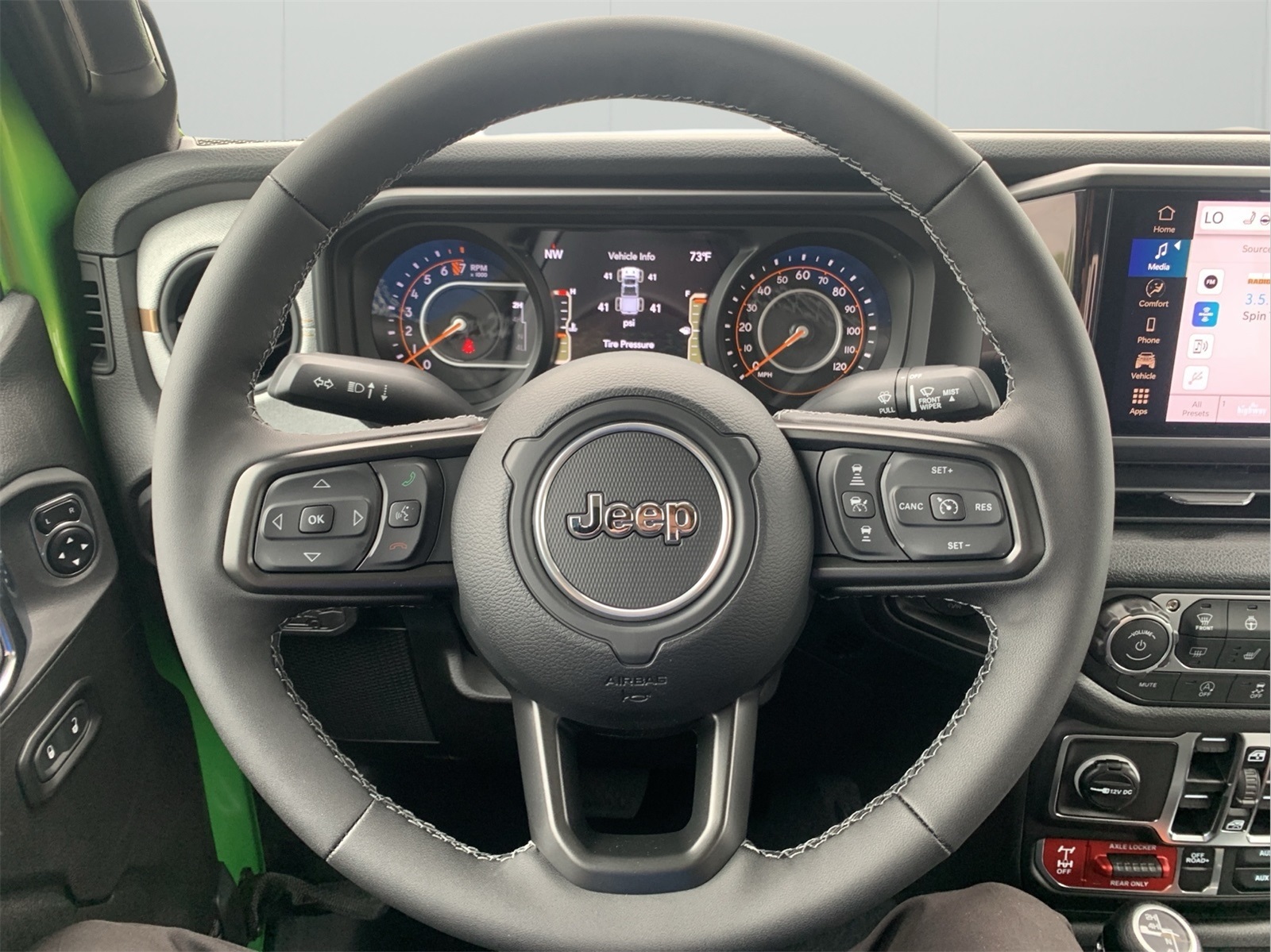 2025 Jeep Gladiator Willys photo 13