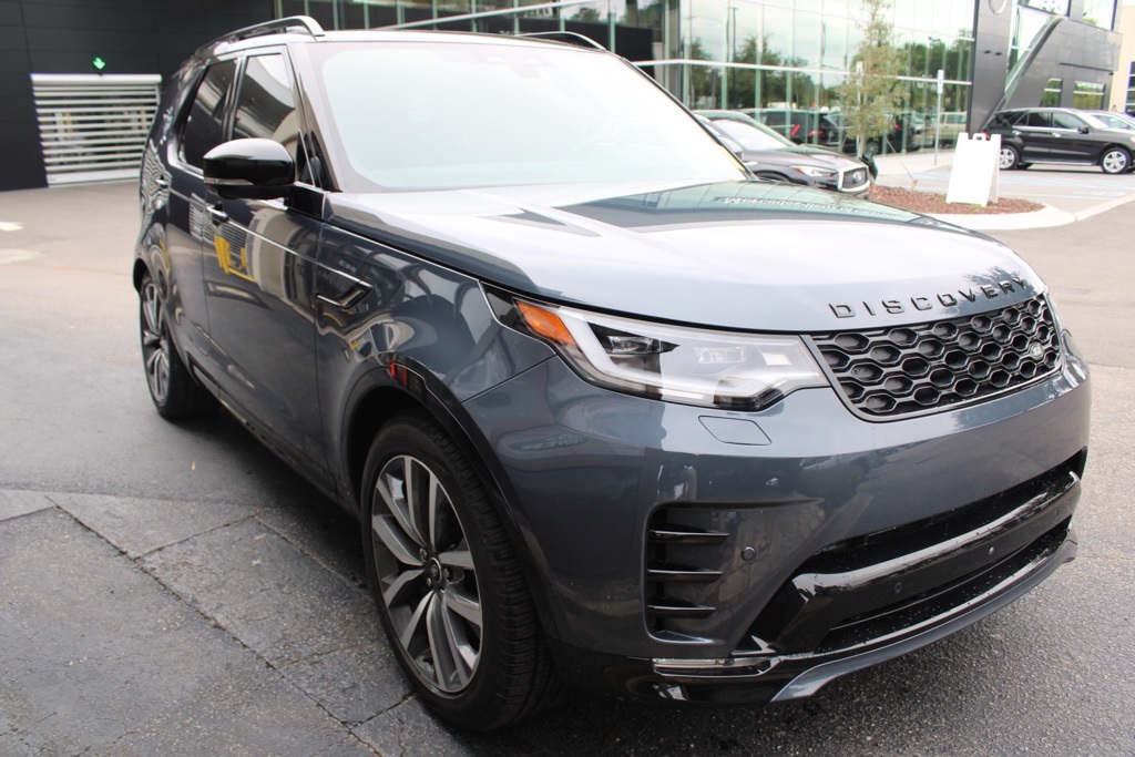 2025 Land Rover Discovery SE photo 3