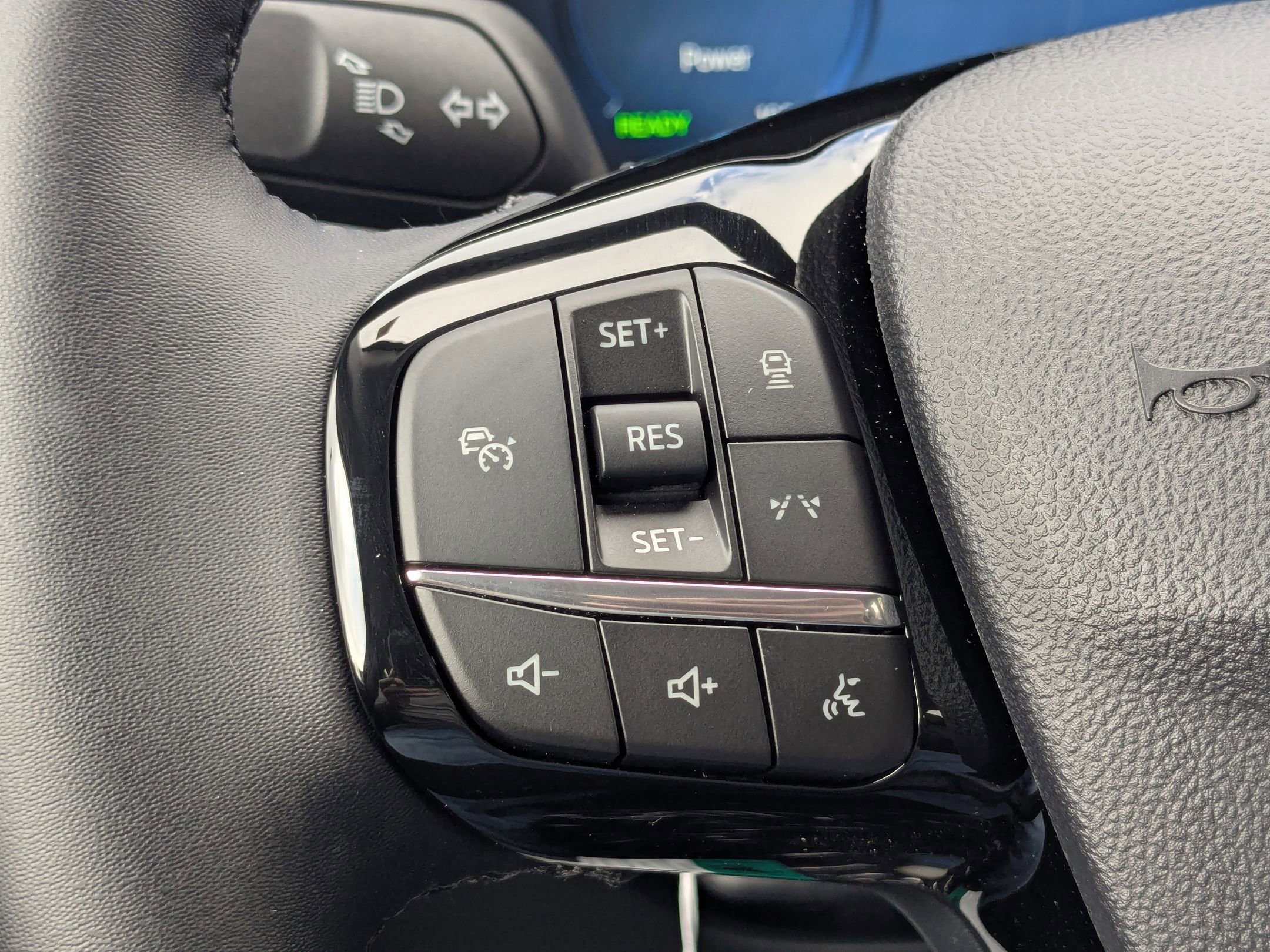 2025 Ford Escape Plug-In Hybrid photo 18