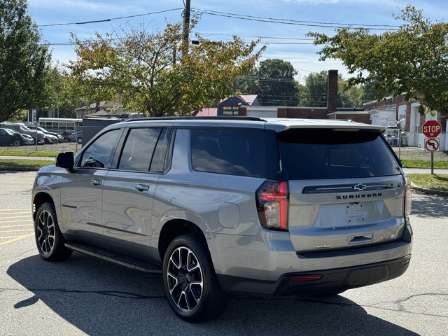 2024 Chevrolet Suburban RST photo 9