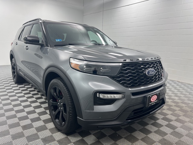 2023 Ford Explorer ST's photo