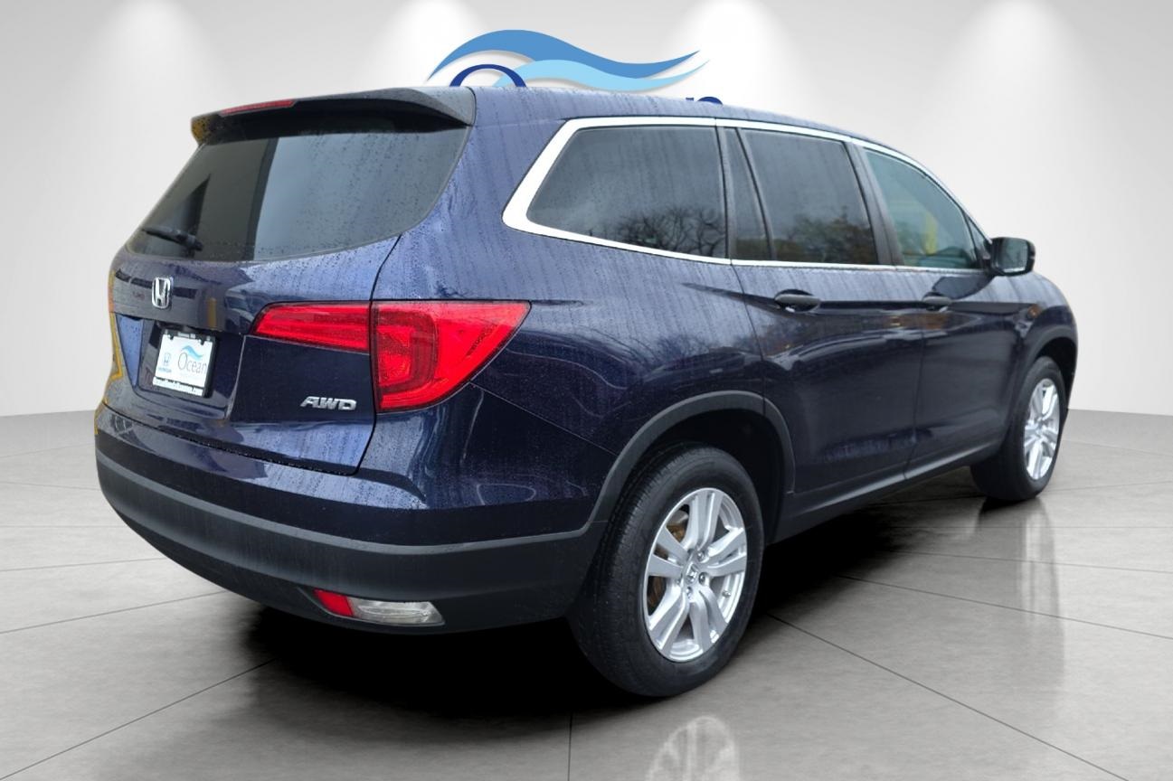 2018 Honda Pilot LX photo 2