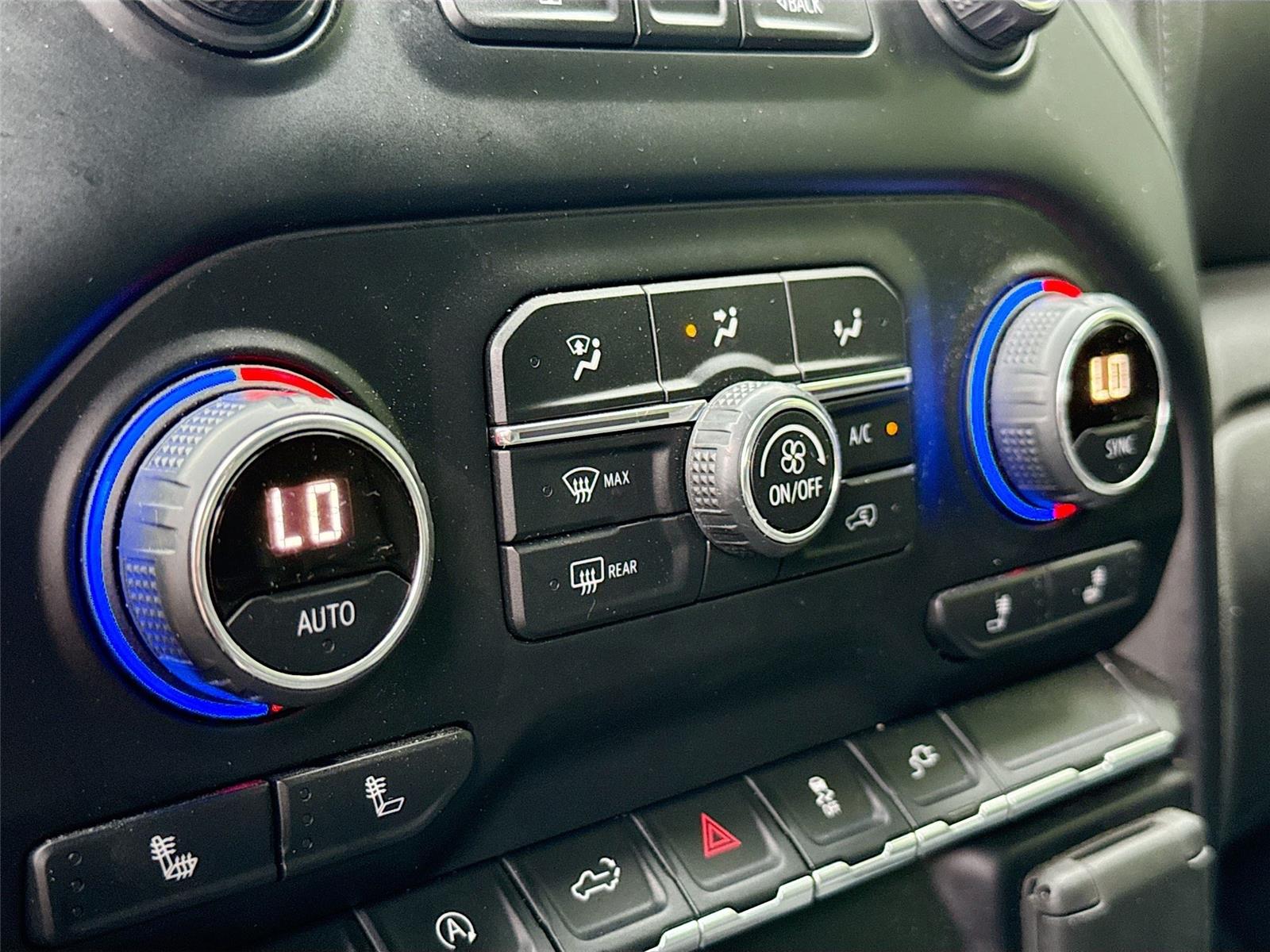 2020 Chevrolet Silverado 1500 RST photo 9