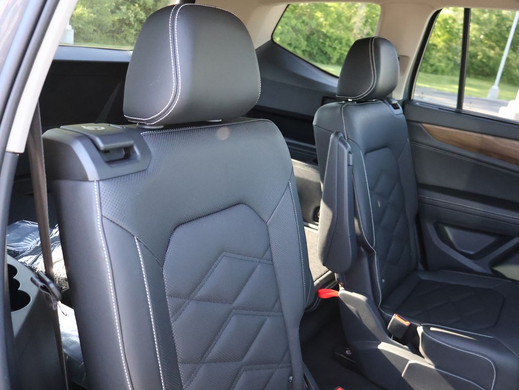 2025 Volkswagen Atlas SE Technology photo 15