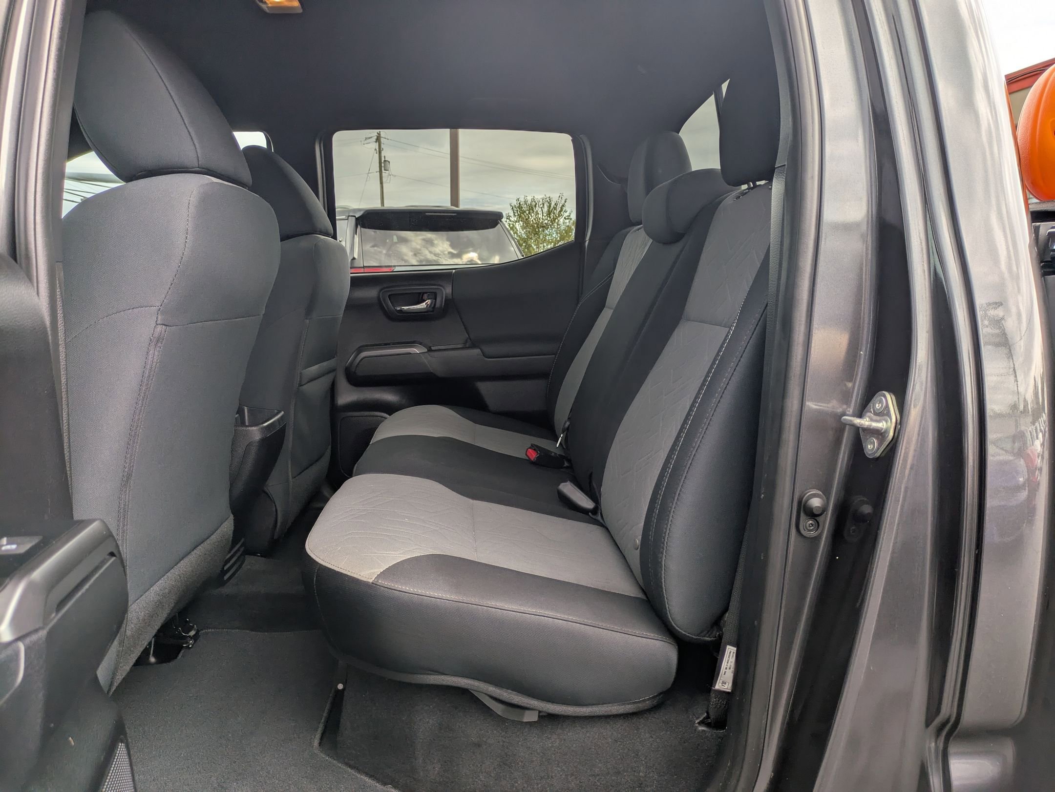 2020 Toyota Tacoma SR5 photo 9