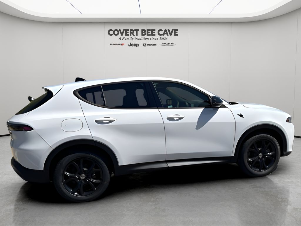 2025 Dodge Hornet GT photo 8